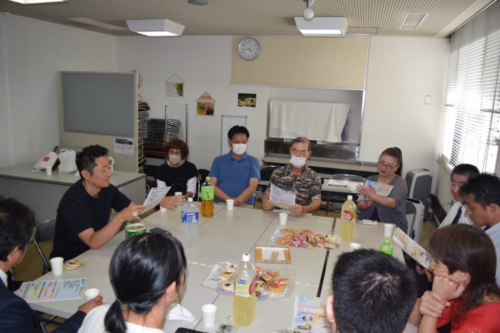 患者さんや地域住民や議員との交流会の様子