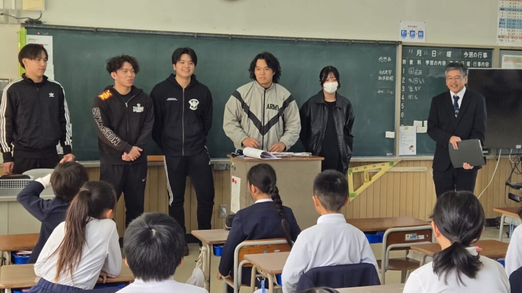 東陽小学校での授業風景